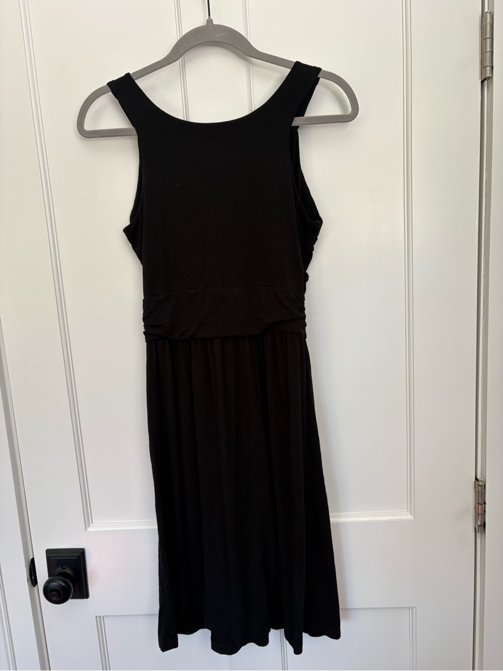Gilli Black Sleeveless Midi Dress